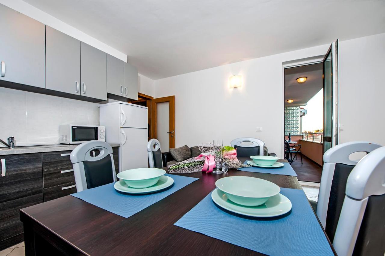 Apartments Centener โรวีน ภายนอก รูปภาพ