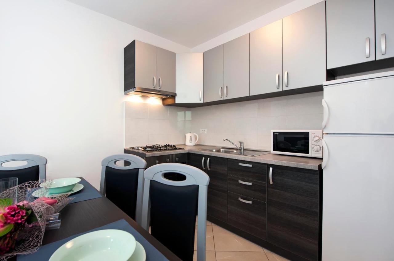 Apartments Centener โรวีน ภายนอก รูปภาพ