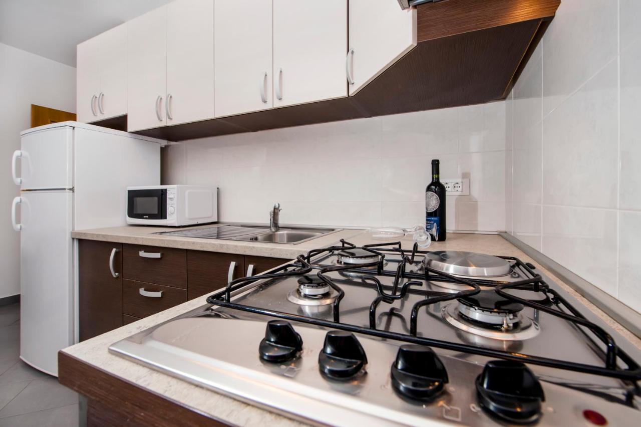 Apartments Centener โรวีน ภายนอก รูปภาพ