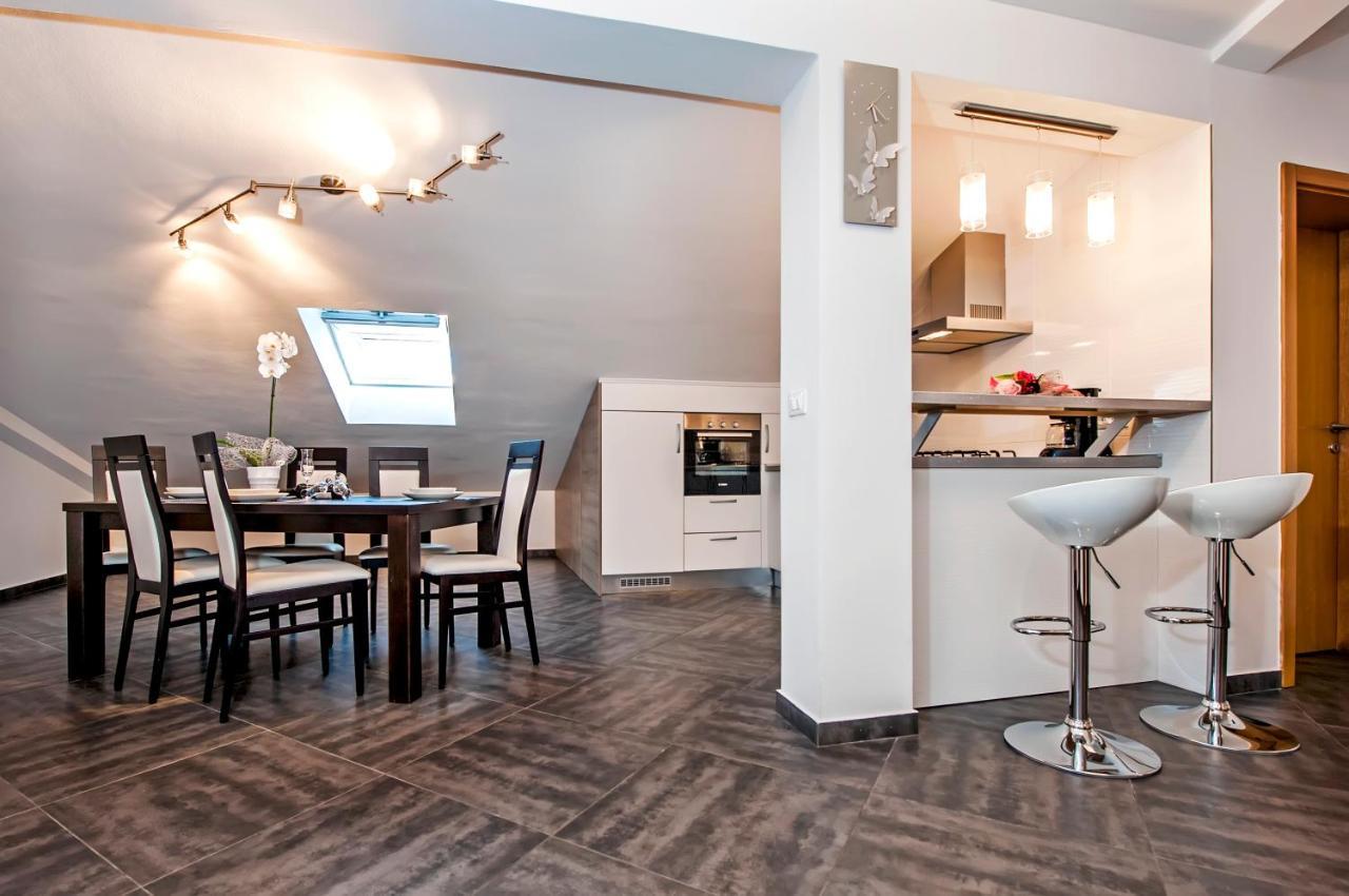 Apartments Centener โรวีน ภายนอก รูปภาพ